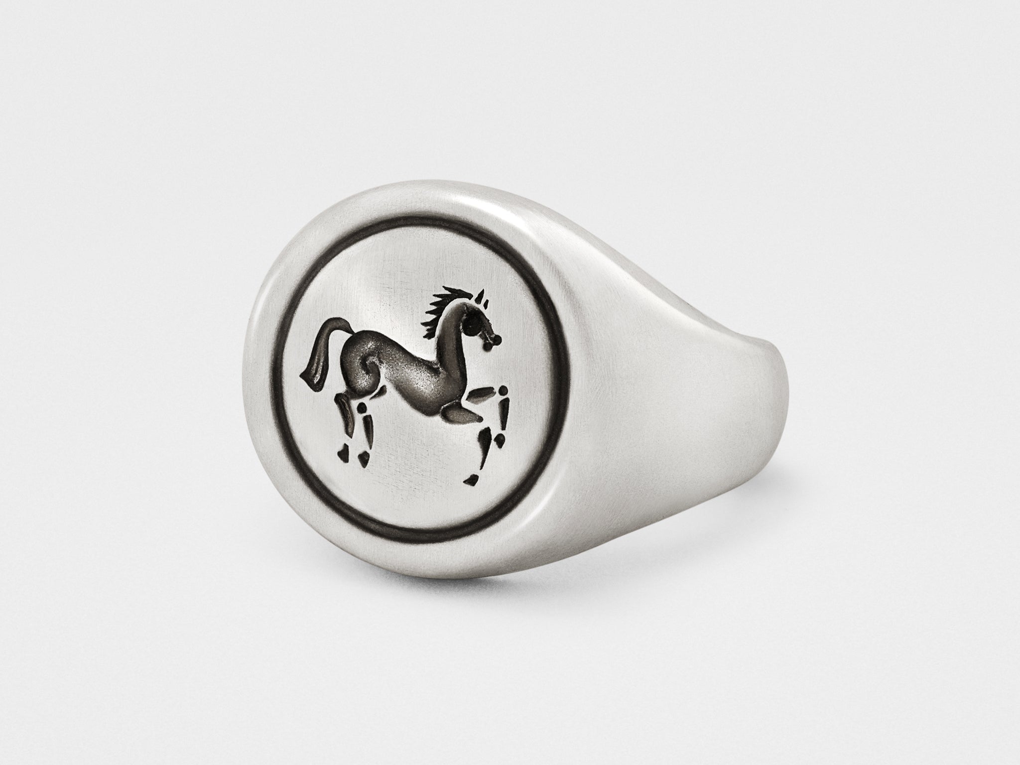 Anillo de sello de caballo en plata