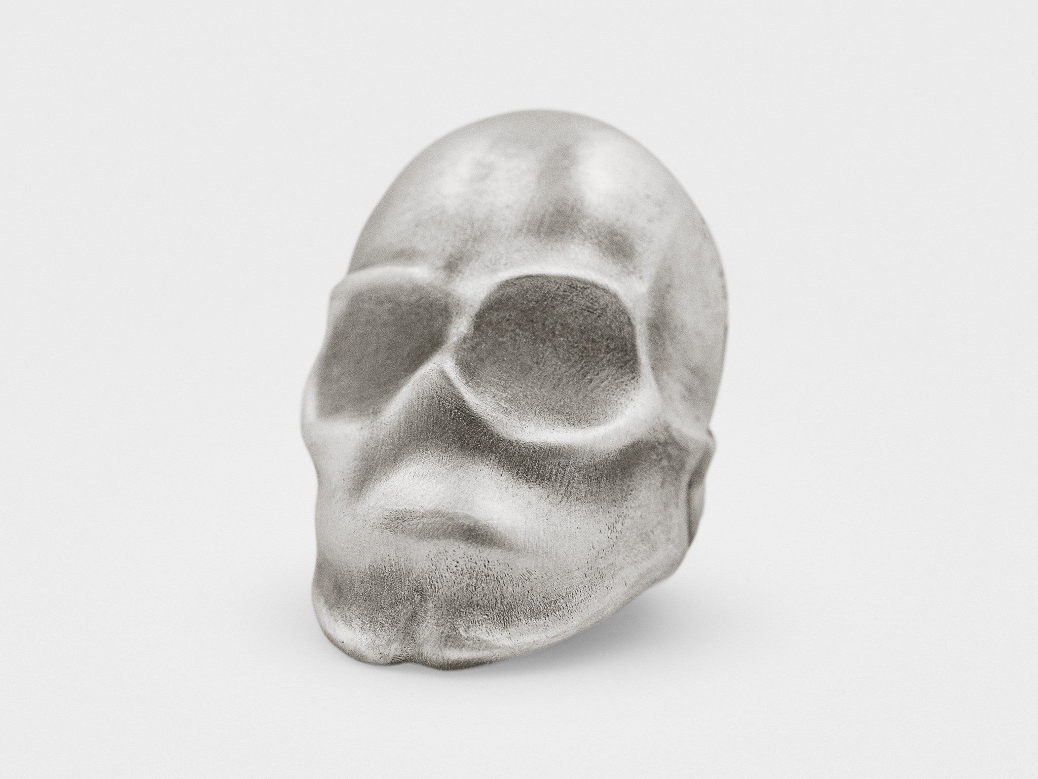 Anillo de calavera fantasma en plata